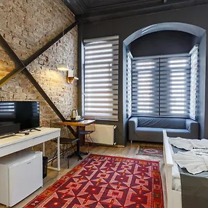 Miro Mansion Old Отель